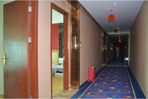 成都茶楼养生打牌两不误，悠然时光！(成都茶楼打麻将)